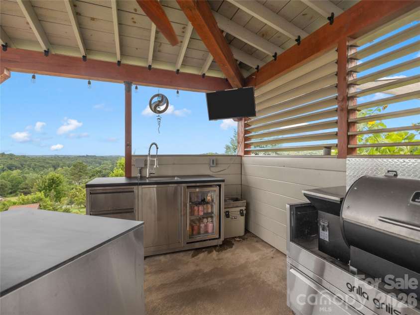 197 Arlys Lane, Tryon, NC 28782.  MLS# CAR4404993, YatesRealty ID 38579. 