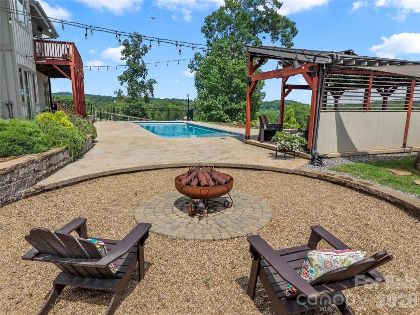 197 Arlys Lane, Tryon, NC 28782.  MLS# CAR4404993, YatesRealty ID 38579. 