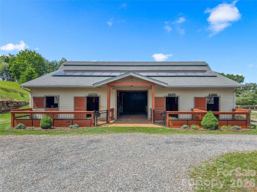 197 Arlys Lane, Tryon, NC 28782.  MLS# CAR4404993, YatesRealty ID 38579. 