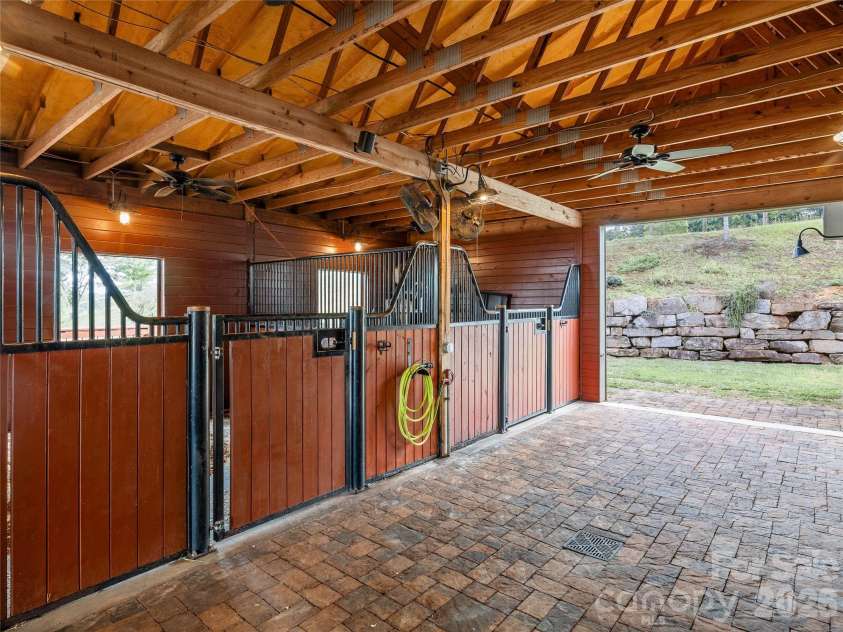 197 Arlys Lane, Tryon, NC 28782.  MLS# CAR4404993, YatesRealty ID 38579. 
