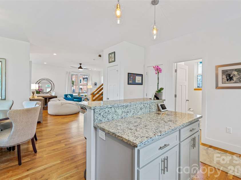 14 Davenport Road, Asheville, NC 28806.  MLS# CAR4356078, YatesRealty ID 3858. Kitchen 