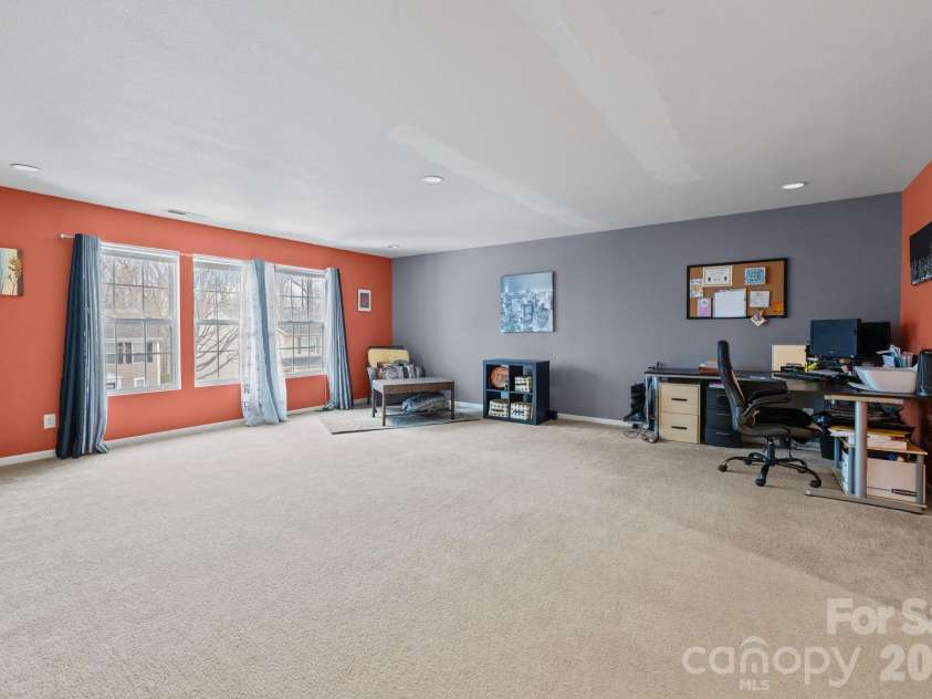 6127 Blue Ash Lane, Charlotte, NC 28215.  MLS# CAR4343878, YatesRealty ID 3858. 