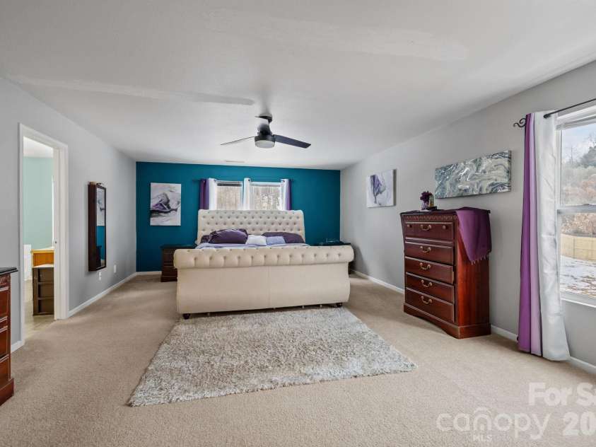 6127 Blue Ash Lane, Charlotte, NC 28215.  MLS# CAR4343878, YatesRealty ID 3858. 