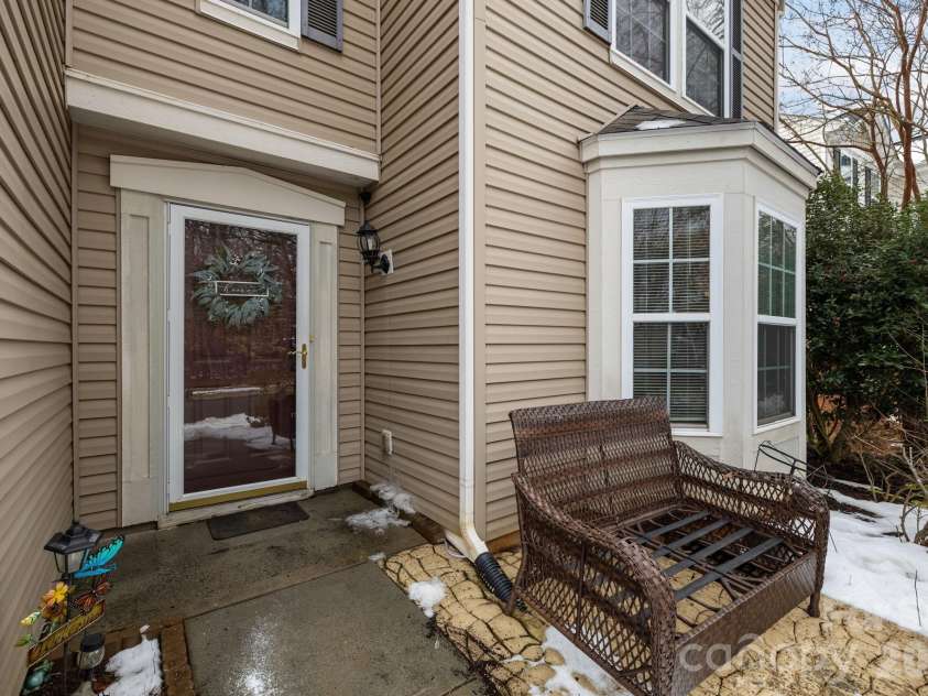 6127 Blue Ash Lane, Charlotte, NC 28215.  MLS# CAR4343878, YatesRealty ID 3858. 