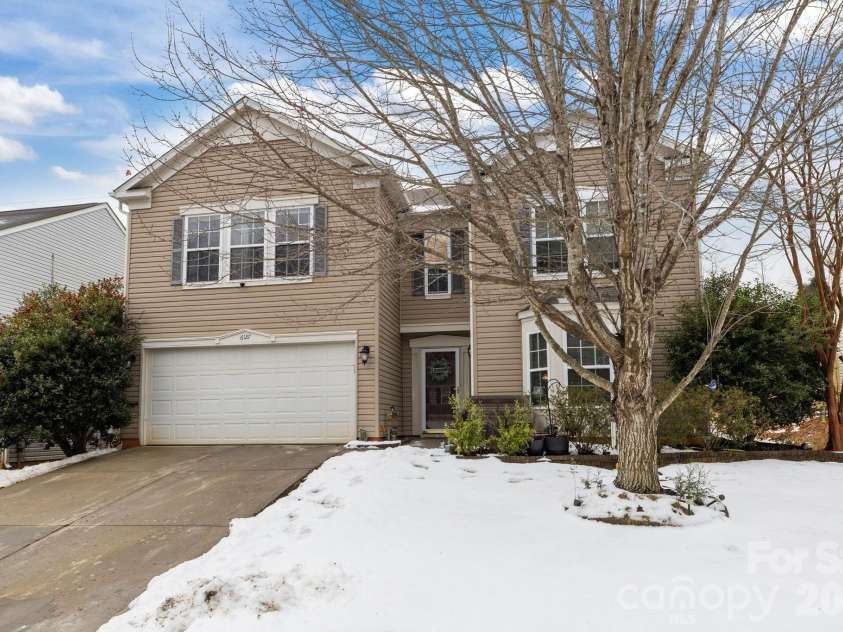 6127 Blue Ash Lane, Charlotte, NC 28215.  MLS# CAR4343878, YatesRealty ID 3858. 
