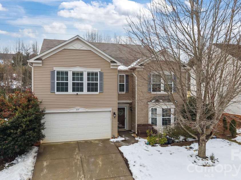 6127 Blue Ash Lane, Charlotte, NC 28215.  MLS# CAR4343878, YatesRealty ID 3858. 