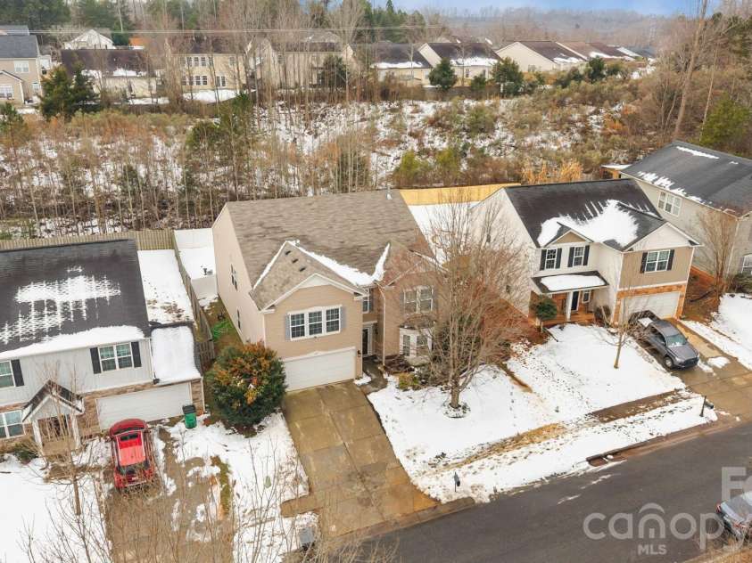 6127 Blue Ash Lane, Charlotte, NC 28215.  MLS# CAR4343878, YatesRealty ID 3858. 