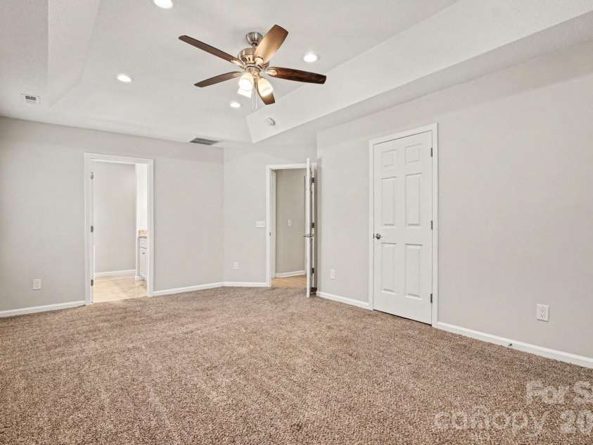 13319 Damson Drive, Huntersville, NC 28078.  MLS# CAR4404099, YatesRealty ID 38580. 
