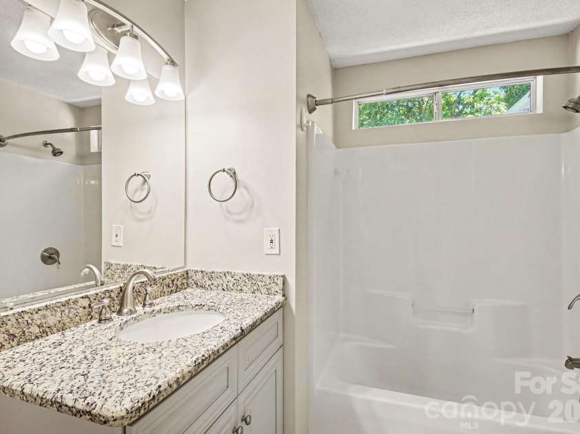 13319 Damson Drive, Huntersville, NC 28078.  MLS# CAR4404099, YatesRealty ID 38580. 
