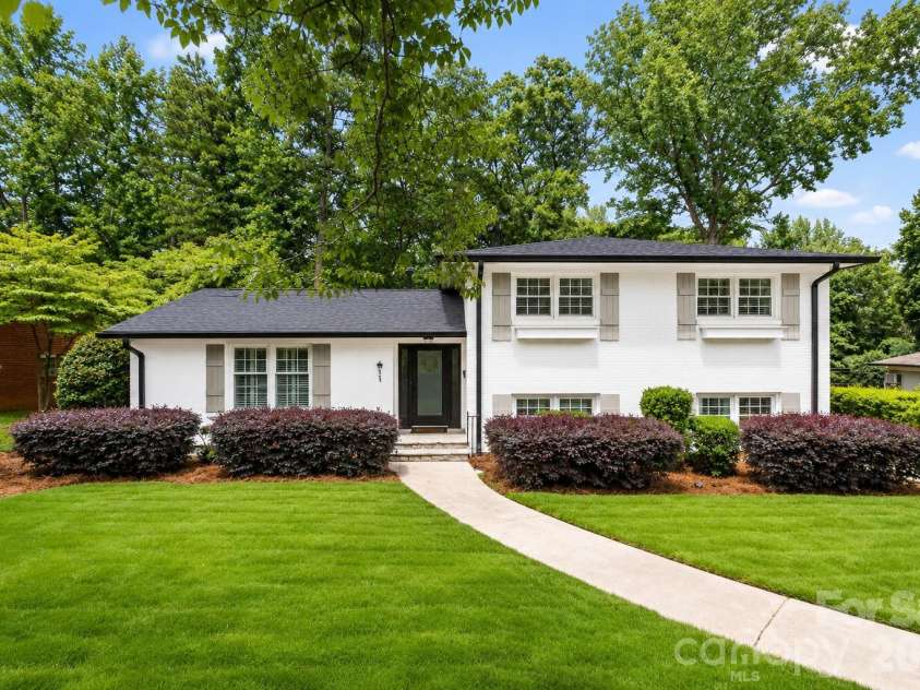 511 Merwick Circle, Charlotte, NC 28211.  MLS# CAR4403439, YatesRealty ID 38582. 