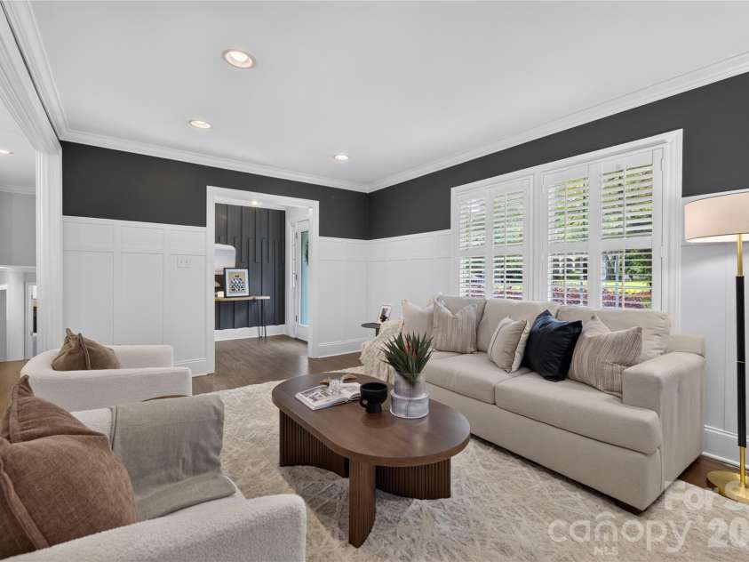 511 Merwick Circle, Charlotte, NC 28211.  MLS# CAR4403439, YatesRealty ID 38582. 