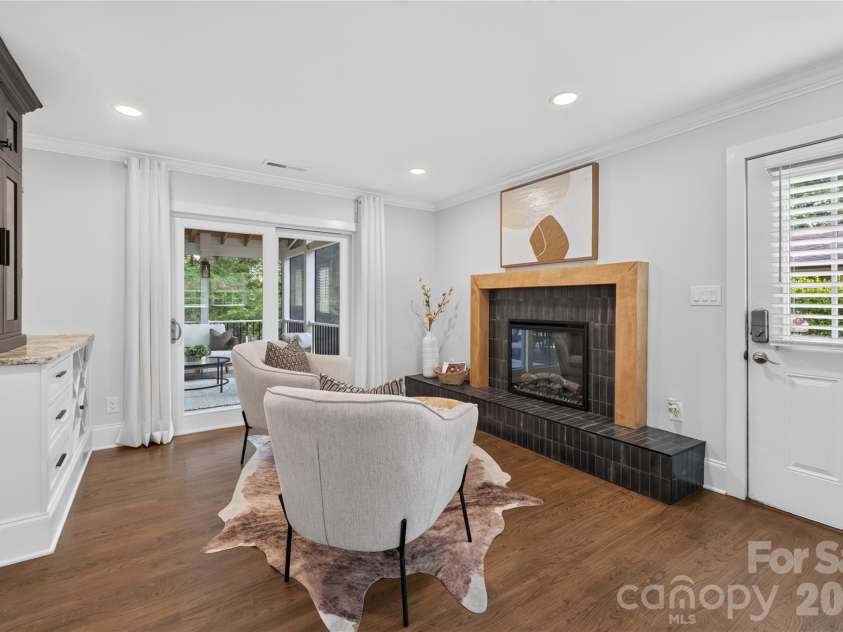 511 Merwick Circle, Charlotte, NC 28211.  MLS# CAR4403439, YatesRealty ID 38582. 