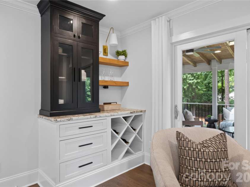 511 Merwick Circle, Charlotte, NC 28211.  MLS# CAR4403439, YatesRealty ID 38582. 