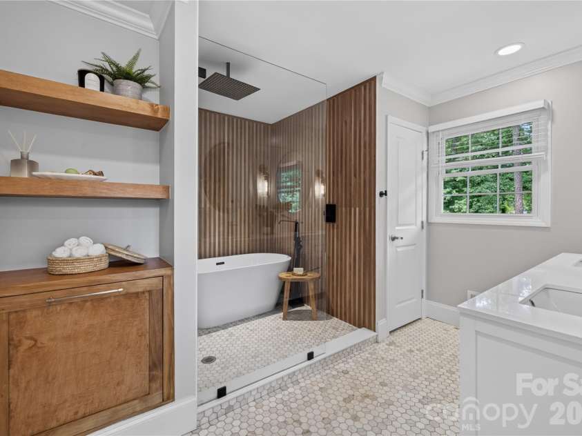 511 Merwick Circle, Charlotte, NC 28211.  MLS# CAR4403439, YatesRealty ID 38582. 