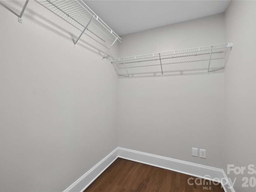 511 Merwick Circle, Charlotte, NC 28211.  MLS# CAR4403439, YatesRealty ID 38582. 