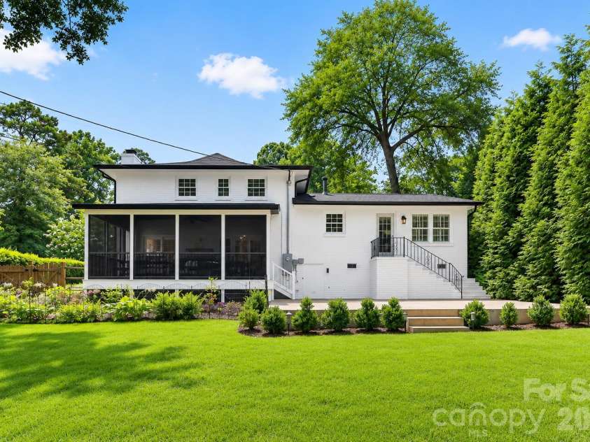 511 Merwick Circle, Charlotte, NC 28211.  MLS# CAR4403439, YatesRealty ID 38582. 