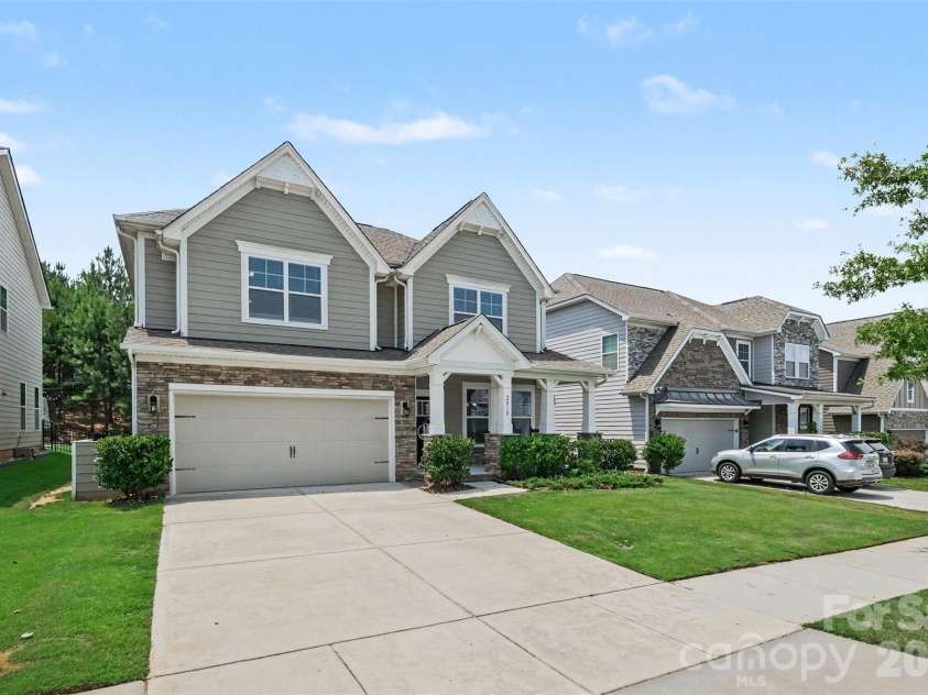 2010 Burton Point Court, Waxhaw, NC 28173.  MLS# CAR4395731, YatesRealty ID 38583. 