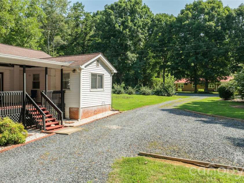 545 Mt. Shepherd Road, Asheboro, NC 27205.  MLS# CAR4403323, YatesRealty ID 38584. 