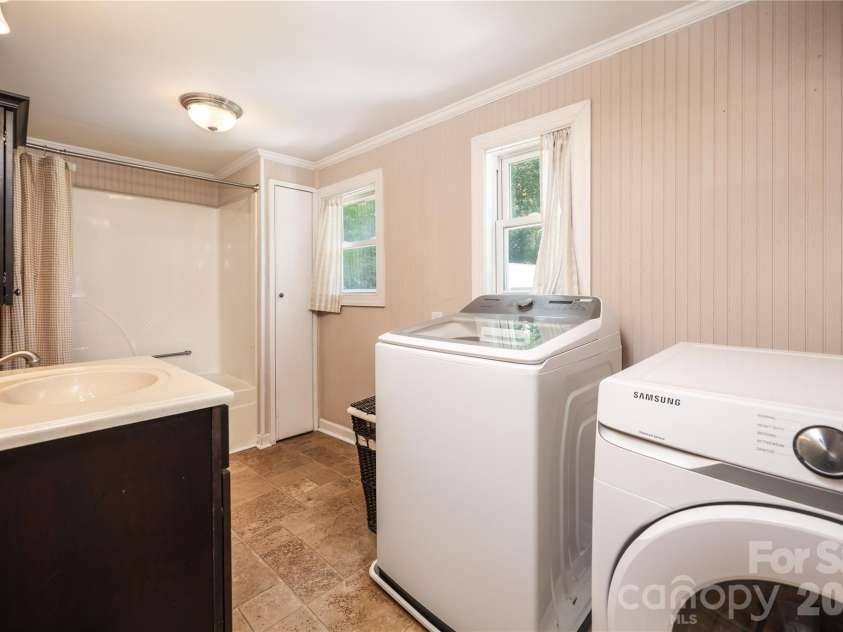 545 Mt. Shepherd Road, Asheboro, NC 27205.  MLS# CAR4403323, YatesRealty ID 38584. Bathroom with laundry