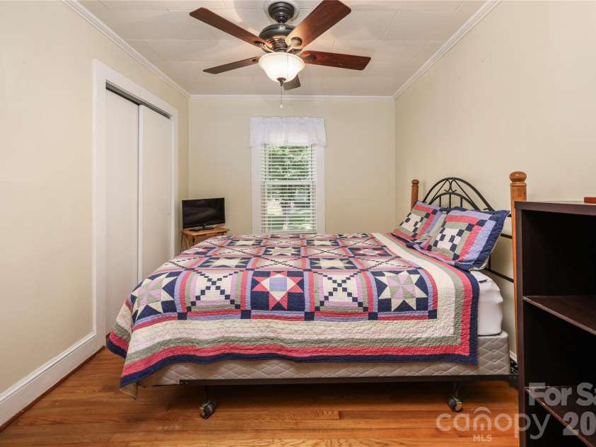 545 Mt. Shepherd Road, Asheboro, NC 27205.  MLS# CAR4403323, YatesRealty ID 38584. Bedroom