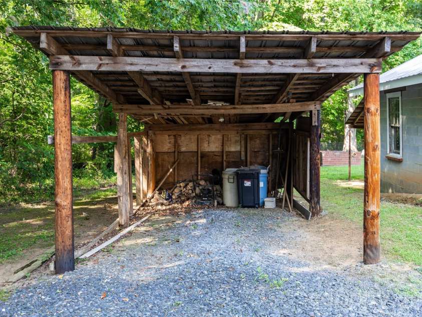 545 Mt. Shepherd Road, Asheboro, NC 27205.  MLS# CAR4403323, YatesRealty ID 38584. Covered parking