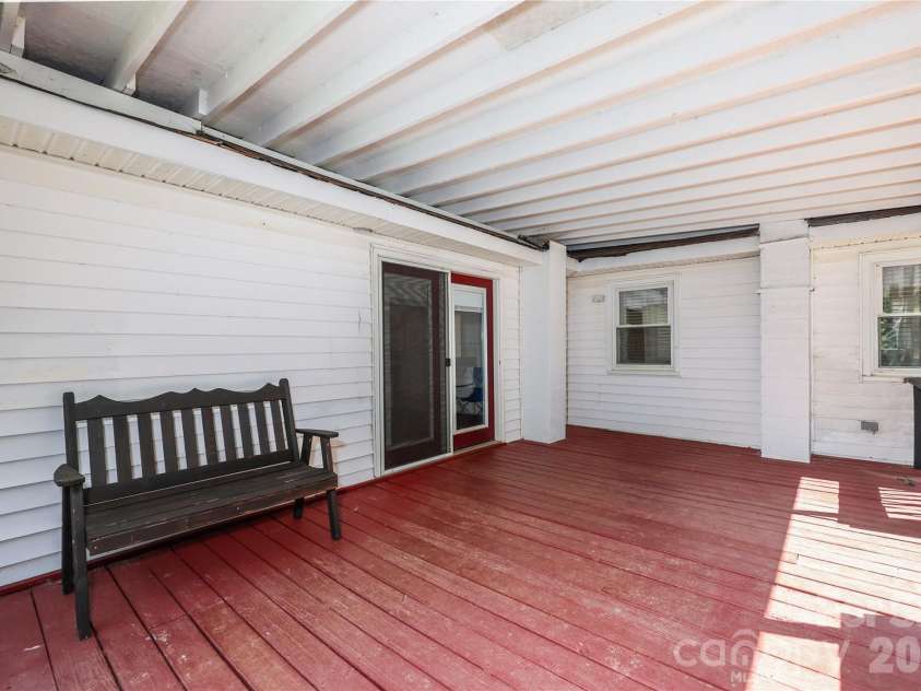 545 Mt. Shepherd Road, Asheboro, NC 27205.  MLS# CAR4403323, YatesRealty ID 38584. Covered side porch