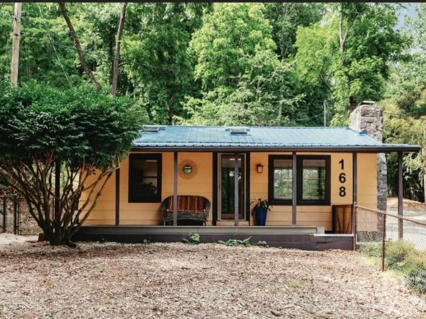 168 Avondale Road, Asheville, NC 28803.  MLS# CAR4388487, YatesRealty ID 38585. 