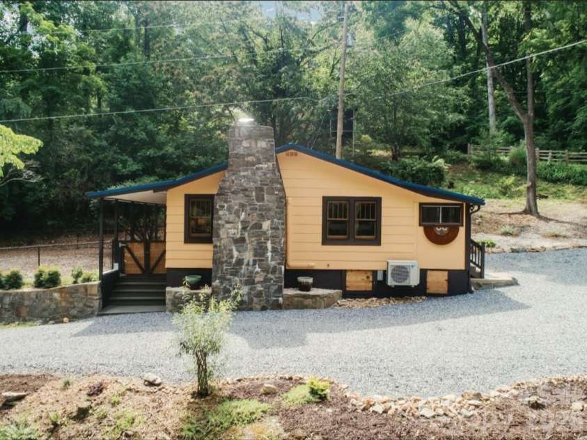 168 Avondale Road, Asheville, NC 28803.  MLS# CAR4388487, YatesRealty ID 38585. 