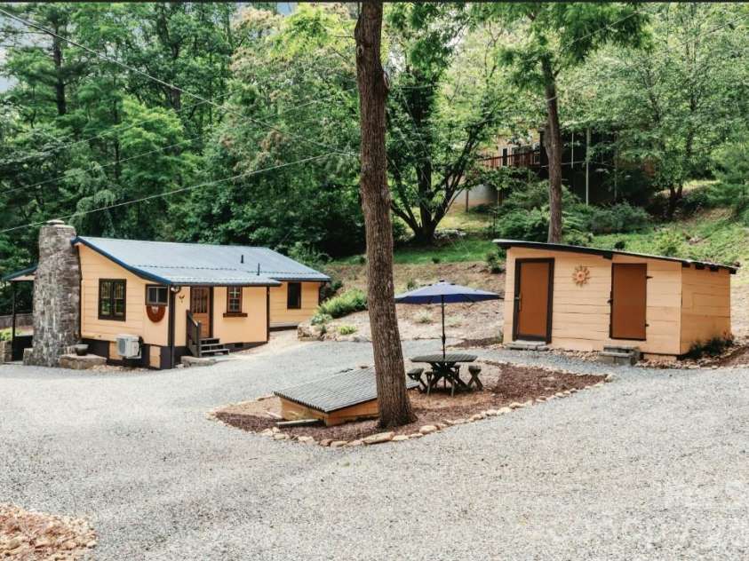 168 Avondale Road, Asheville, NC 28803.  MLS# CAR4388487, YatesRealty ID 38585. 