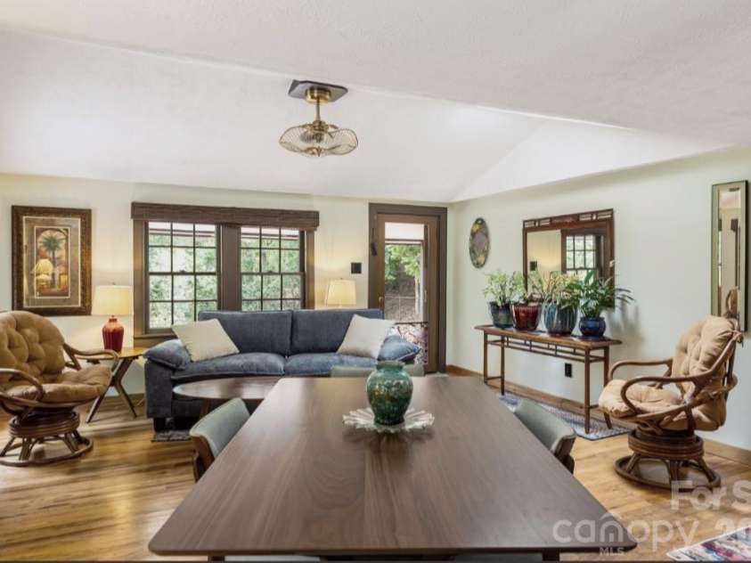 168 Avondale Road, Asheville, NC 28803.  MLS# CAR4388487, YatesRealty ID 38585. 