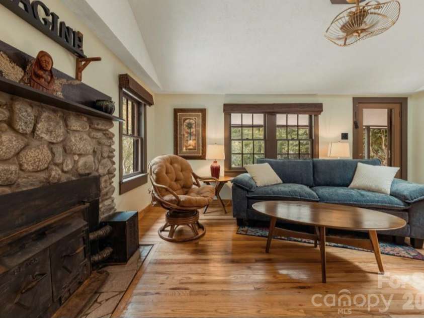 168 Avondale Road, Asheville, NC 28803.  MLS# CAR4388487, YatesRealty ID 38585. 