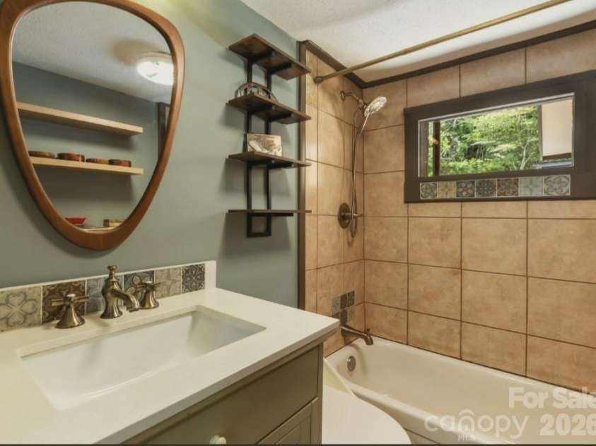 168 Avondale Road, Asheville, NC 28803.  MLS# CAR4388487, YatesRealty ID 38585. 