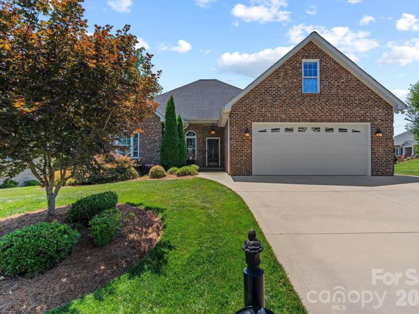 7882 Ballentrae Place, Stanley, NC 28164.  MLS# CAR4388967, YatesRealty ID 38586. Simplify your life. Not your standards.