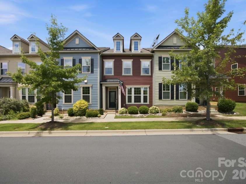 11328 Westbranch Parkway, Davidson, NC 28036.  MLS# CAR4404113, YatesRealty ID 38587. 