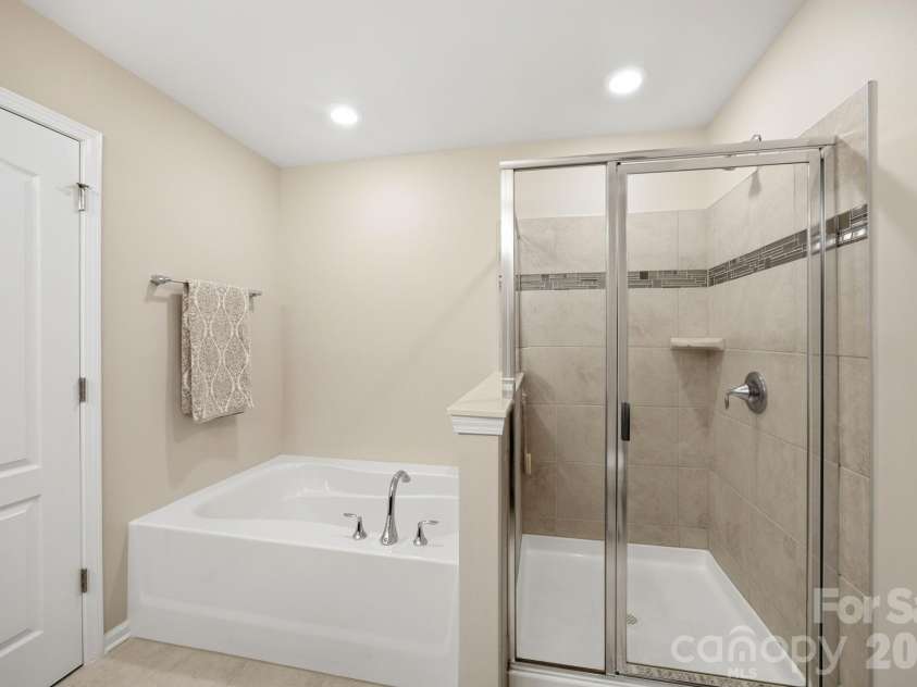 11328 Westbranch Parkway, Davidson, NC 28036.  MLS# CAR4404113, YatesRealty ID 38587. 