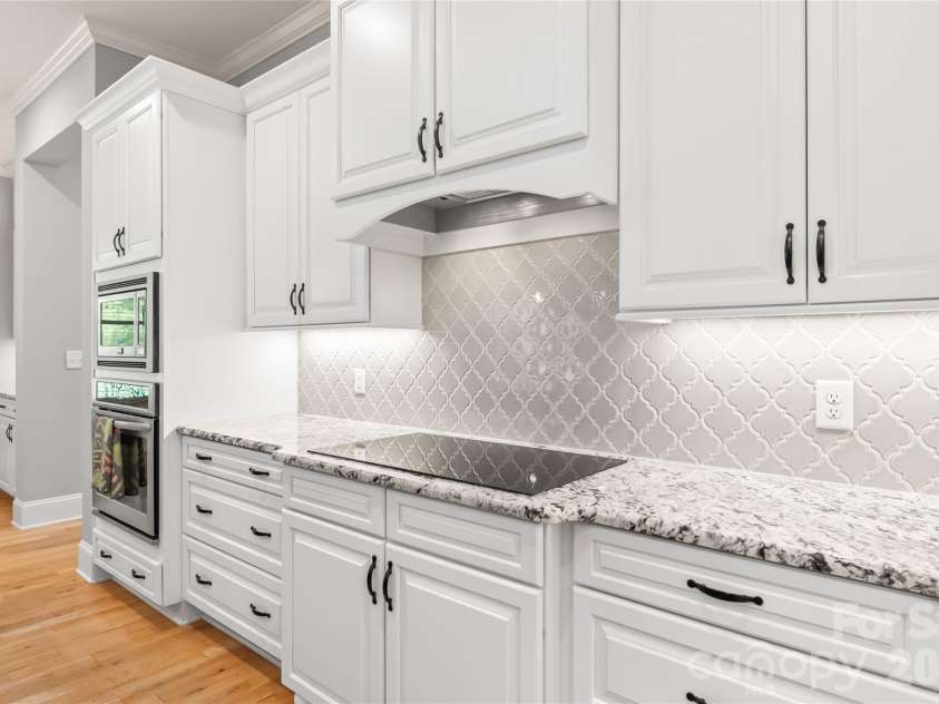 1808 Huntley Ridge Drive, Concord, NC 28025.  MLS# CAR4401612, YatesRealty ID 38588. Ample Counterspace