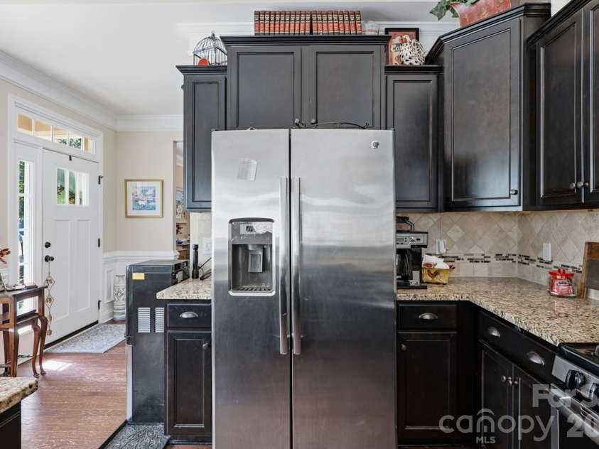 4133 La Crema Drive, Charlotte, NC 28214.  MLS# CAR4396214, YatesRealty ID 38589. 