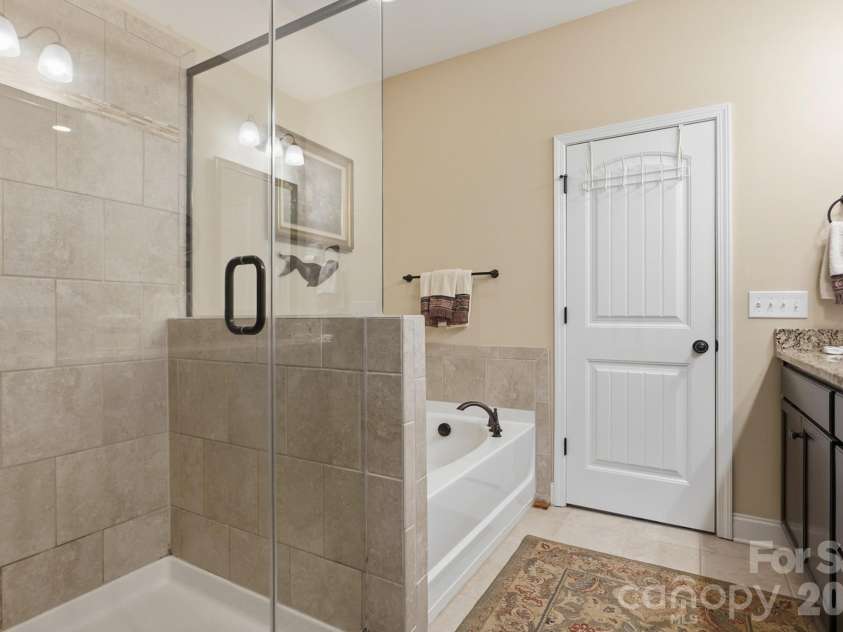 4133 La Crema Drive, Charlotte, NC 28214.  MLS# CAR4396214, YatesRealty ID 38589. 