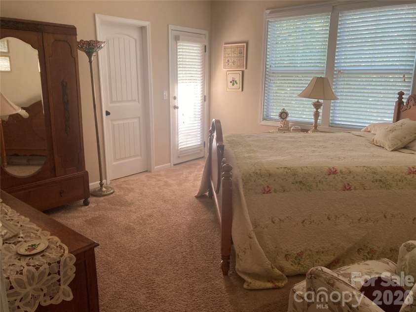 4133 La Crema Drive, Charlotte, NC 28214.  MLS# CAR4396214, YatesRealty ID 38589. 