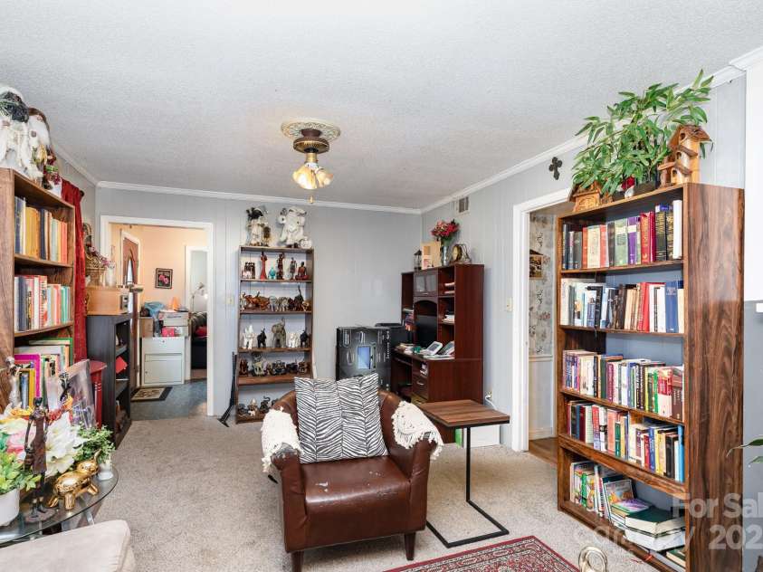 5016 Chestnut Lake Drive, Charlotte, NC 28227.  MLS# CAR4239554, YatesRealty ID 3859. 