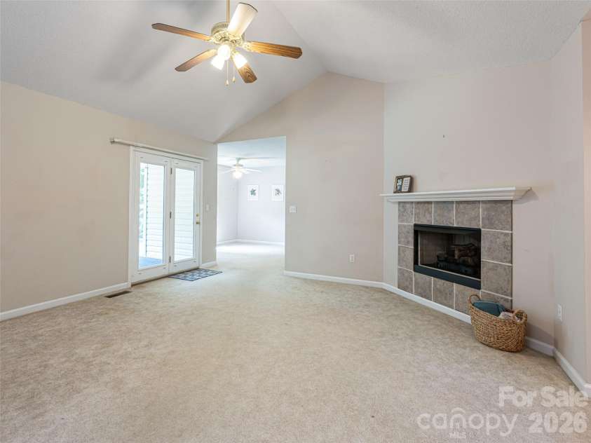 69 Mountain Ridge Lane, Fletcher, NC 28732.  MLS# CAR4405126, YatesRealty ID 38590. 