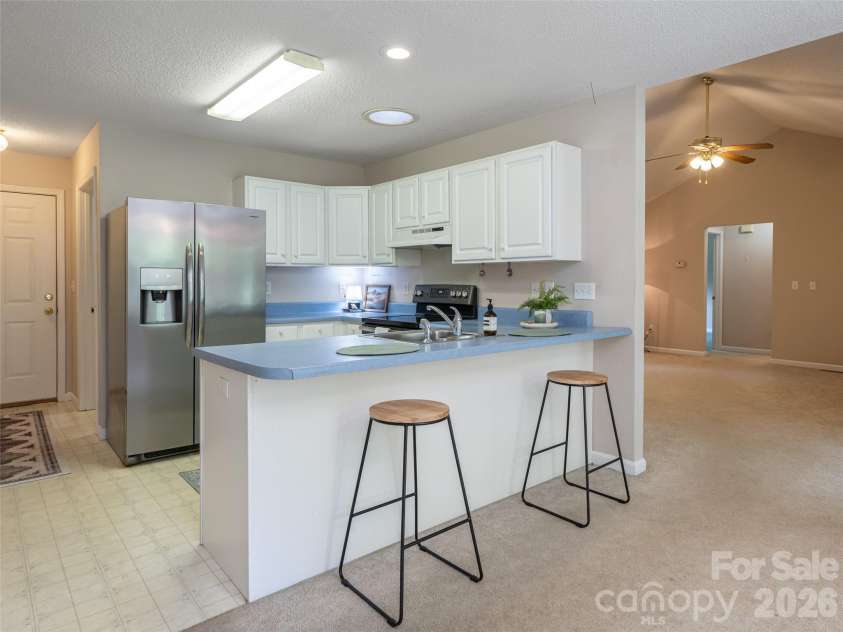 69 Mountain Ridge Lane, Fletcher, NC 28732.  MLS# CAR4405126, YatesRealty ID 38590. 