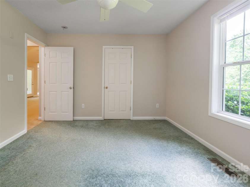 69 Mountain Ridge Lane, Fletcher, NC 28732.  MLS# CAR4405126, YatesRealty ID 38590. 