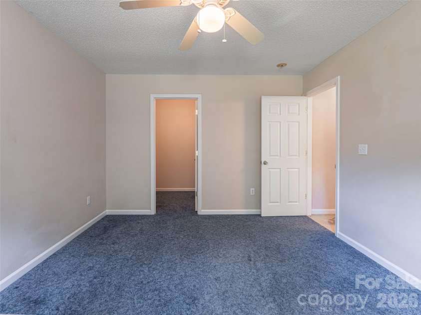 69 Mountain Ridge Lane, Fletcher, NC 28732.  MLS# CAR4405126, YatesRealty ID 38590. 