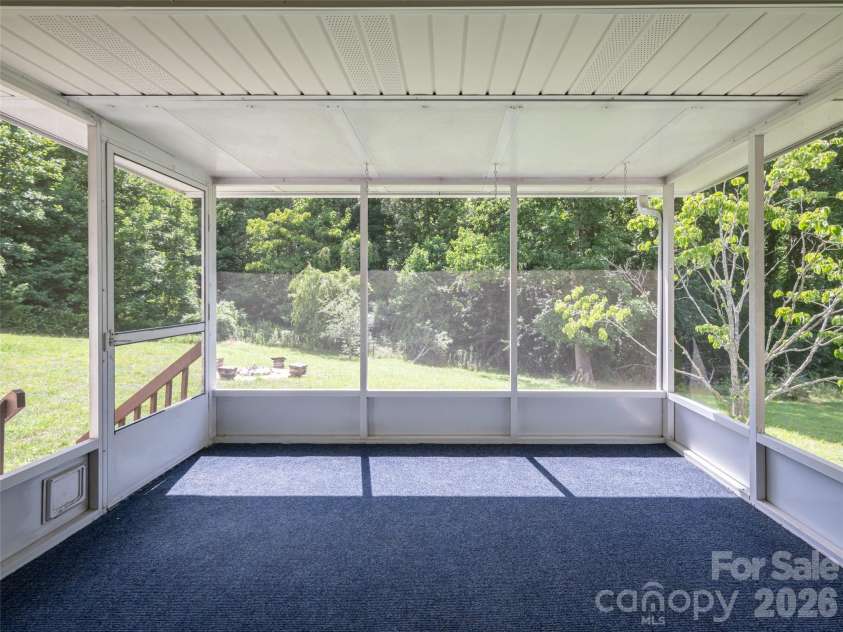 69 Mountain Ridge Lane, Fletcher, NC 28732.  MLS# CAR4405126, YatesRealty ID 38590. 