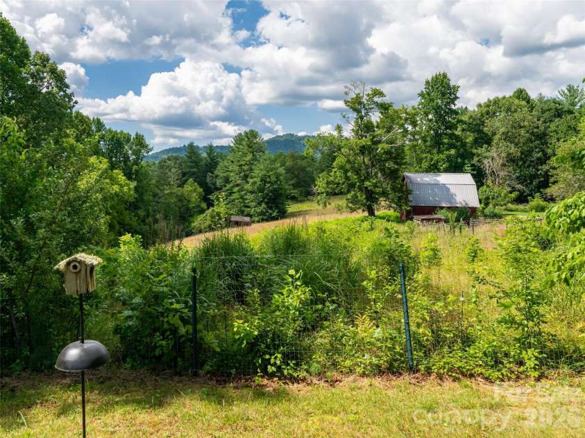 69 Mountain Ridge Lane, Fletcher, NC 28732.  MLS# CAR4405126, YatesRealty ID 38590. 
