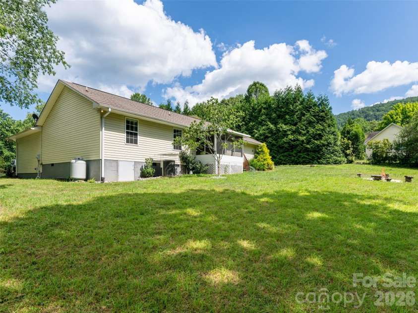 69 Mountain Ridge Lane, Fletcher, NC 28732.  MLS# CAR4405126, YatesRealty ID 38590. 