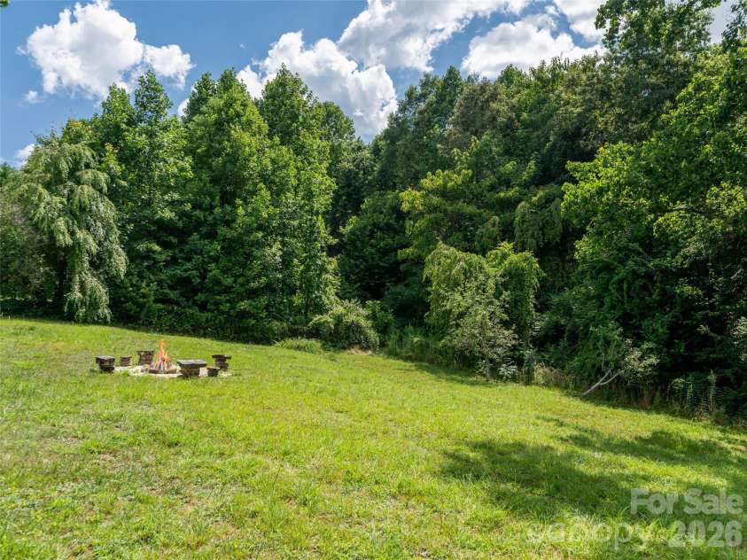 69 Mountain Ridge Lane, Fletcher, NC 28732.  MLS# CAR4405126, YatesRealty ID 38590. 