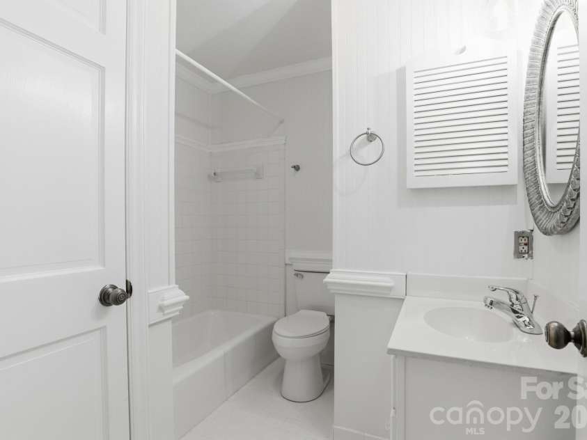 2500 Round Table Road, Monroe, NC 28110.  MLS# CAR4403153, YatesRealty ID 38591. Second floor secondary bath