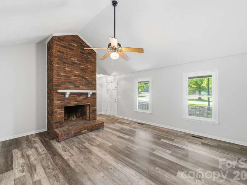 617 Autumn Drive, Harrisburg, NC 28075.  MLS# CAR4405503, YatesRealty ID 38592. 